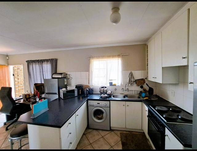 2 BEDROOM APARTMENT FOR SALE IN HIGHVELD